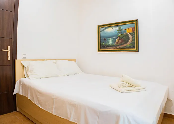 Miranda * Nikiti (Sithonia)